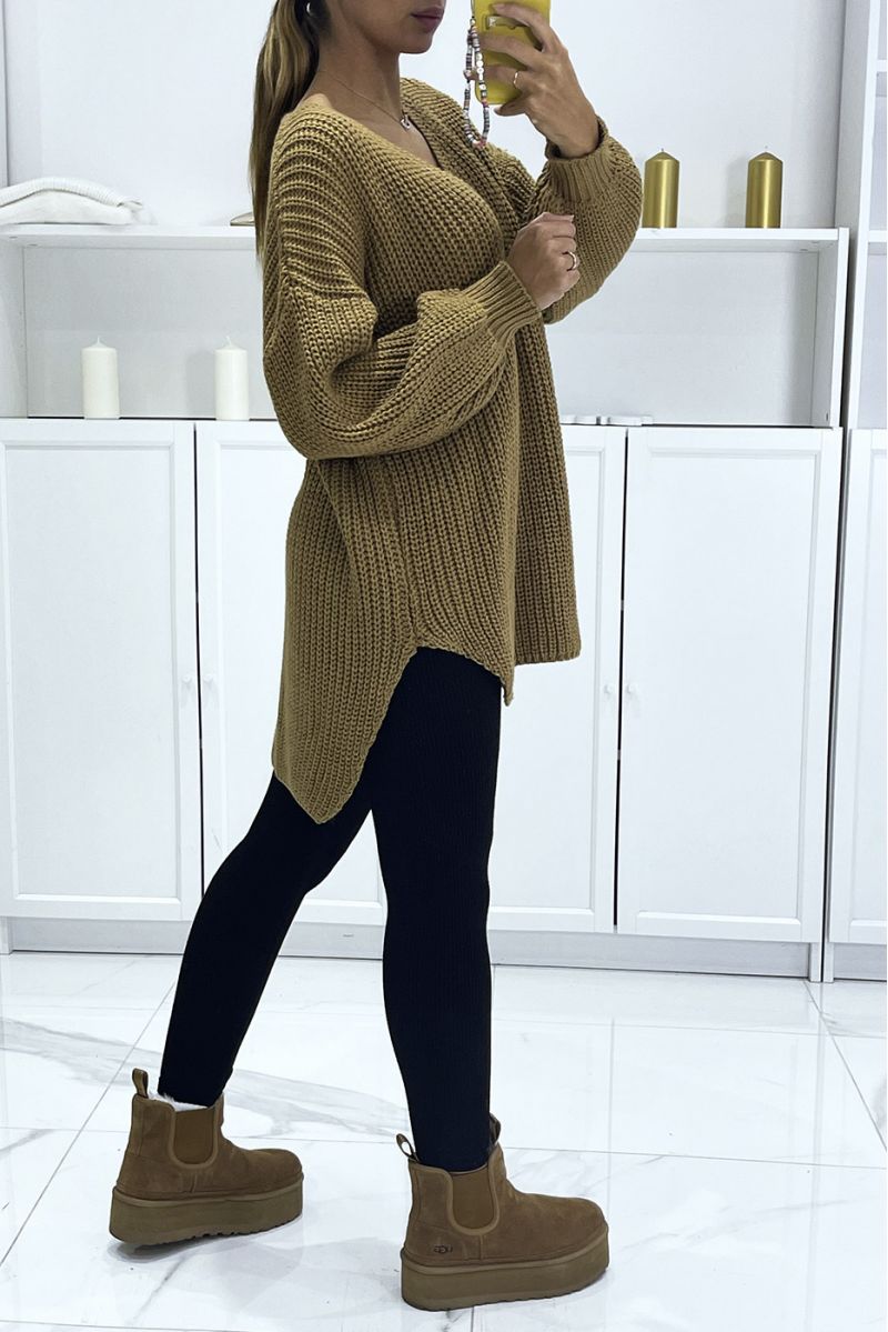 Camel asymmetrical knit sweater with v-neck and puff sleeves, ultra soft - 3