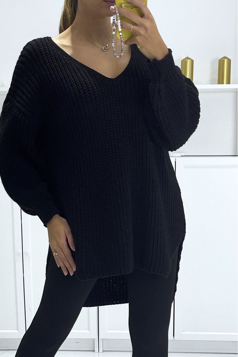 Black asymmetrical knit sweater with v-neck and puff sleeves, ultra soft - 2