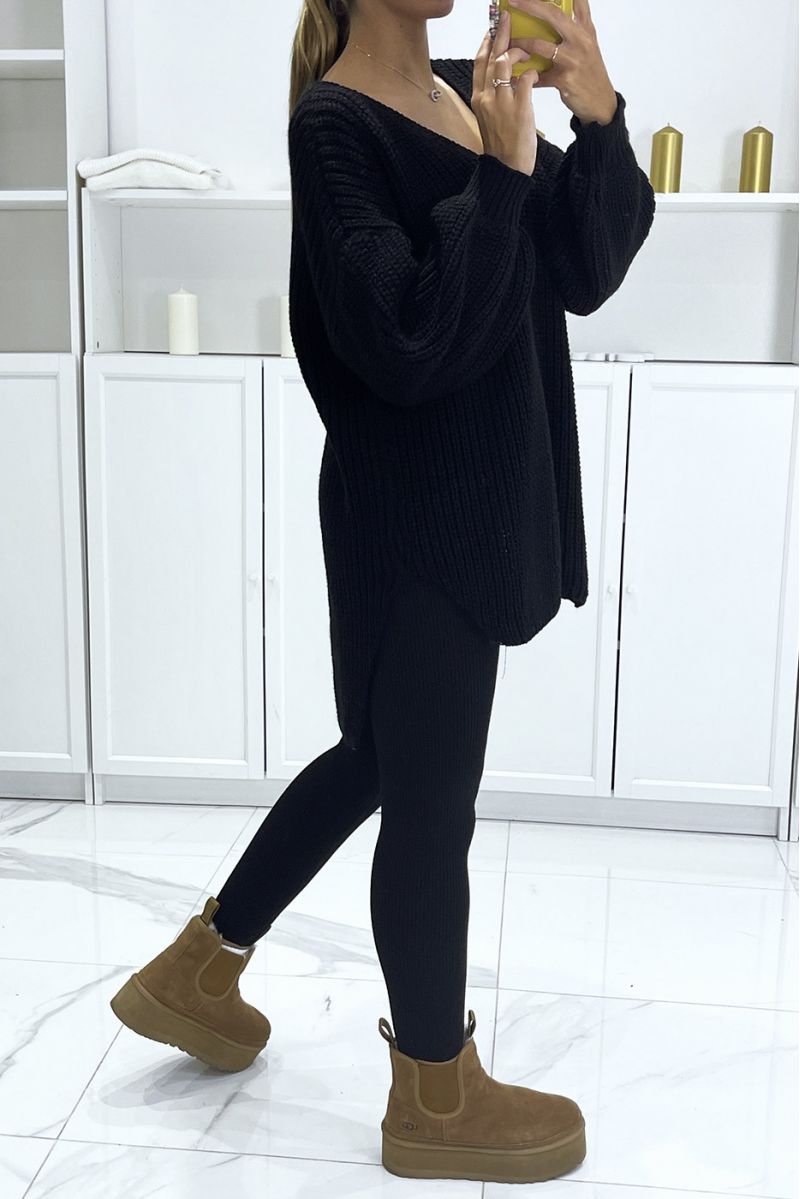 Black asymmetrical knit sweater with v-neck and puff sleeves, ultra soft - 3