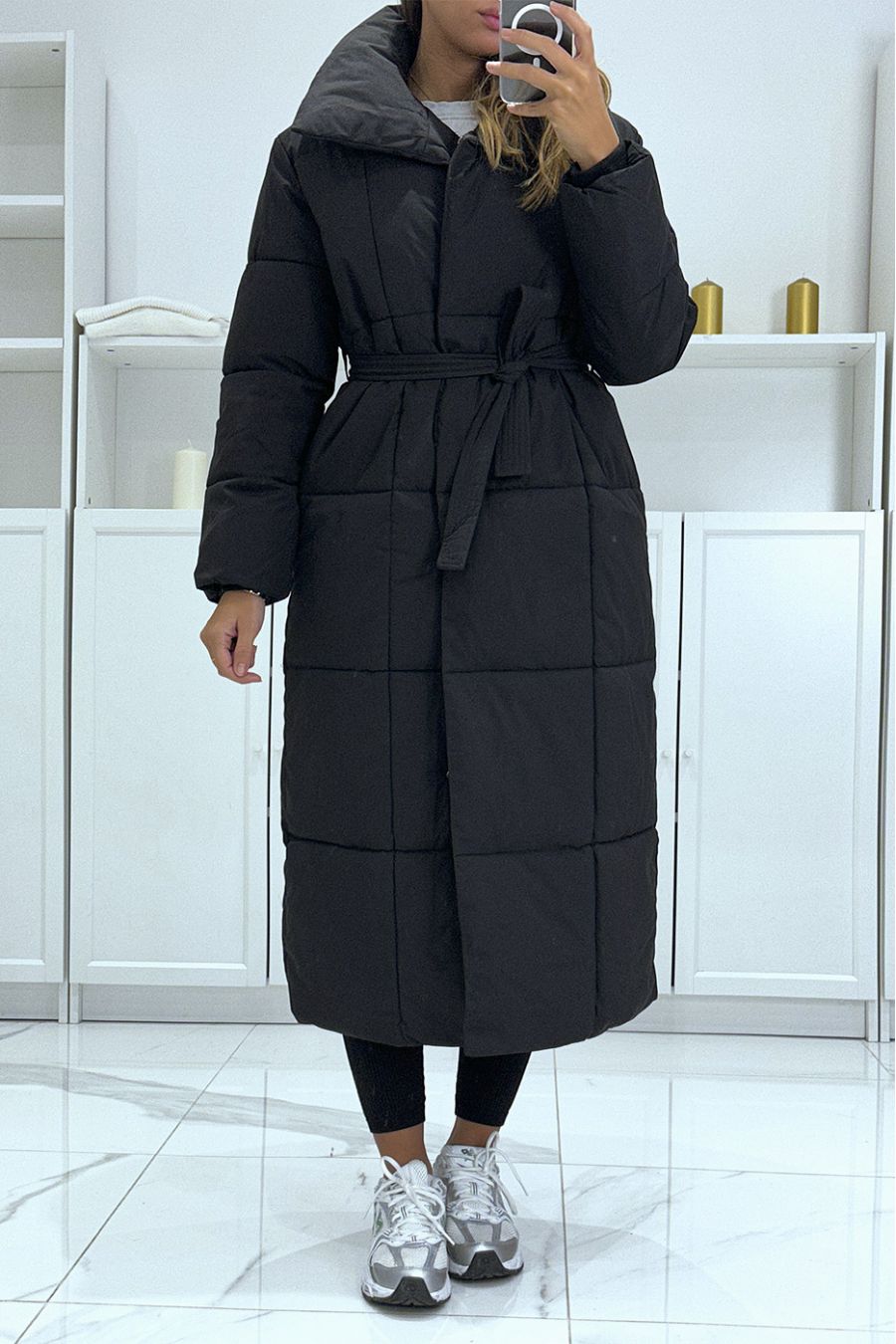 Long domed black down jacket with large collar   - 2