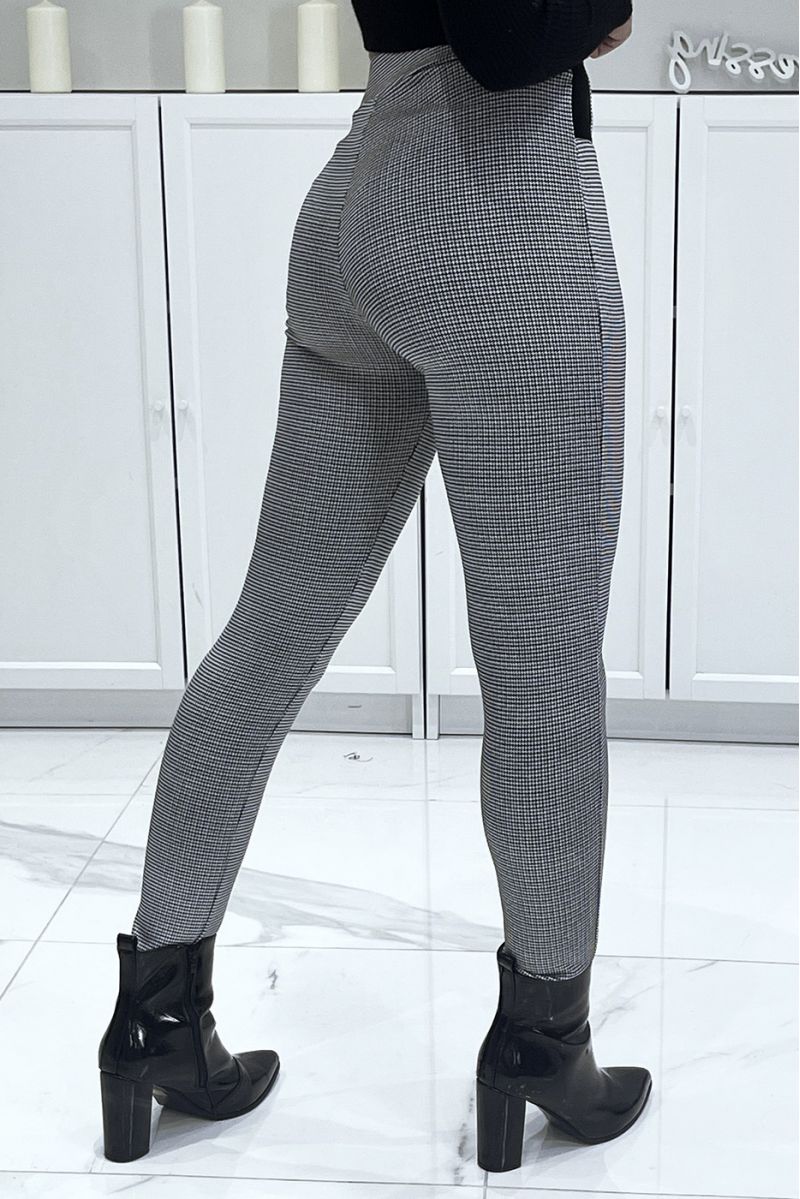 Black stretch cigarette pants with houndstooth pattern, high waist with elastic and golden buttons - 4