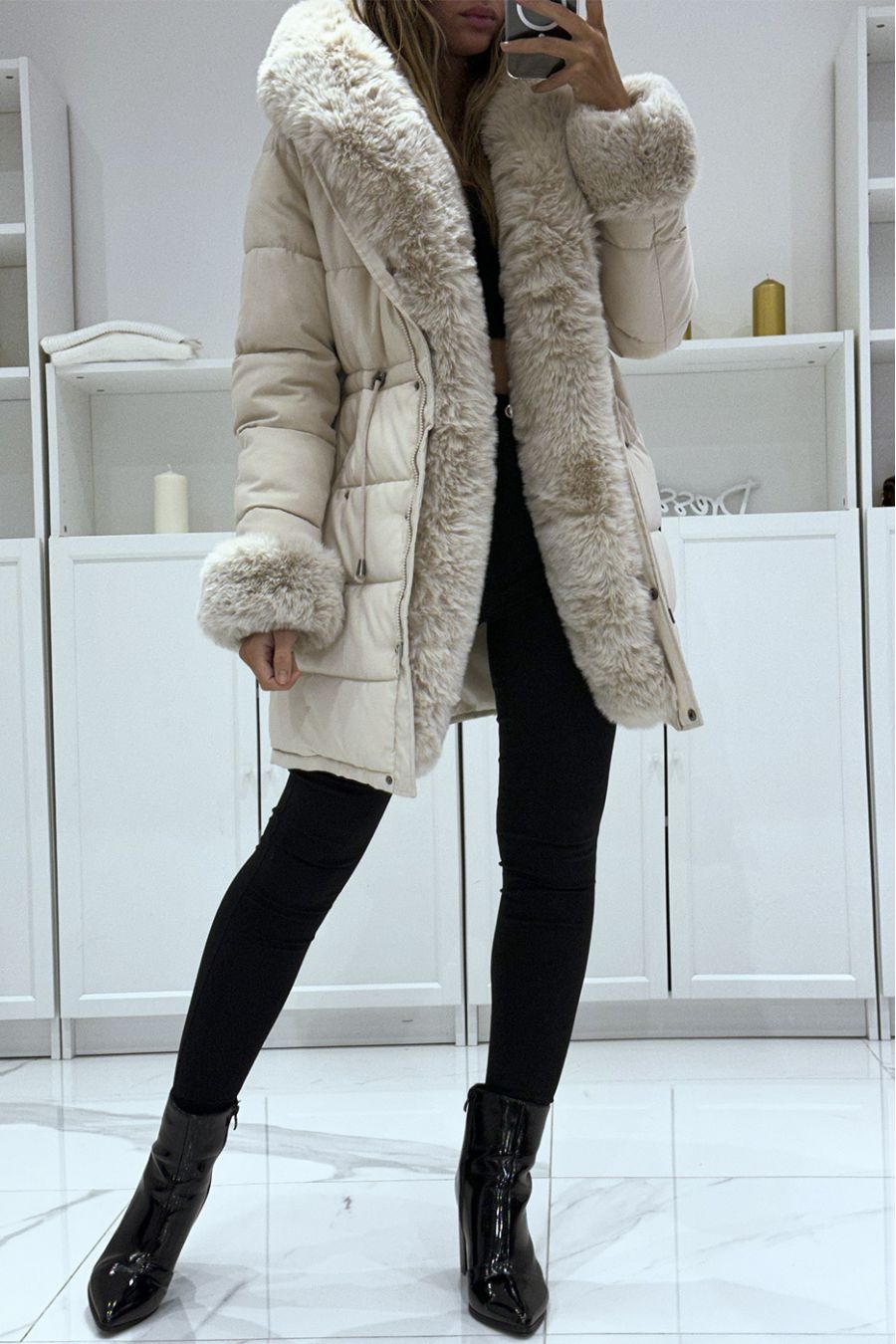 LoLg beige jas met ultrazacht bont en grote capuchon met Russisch effect - 4