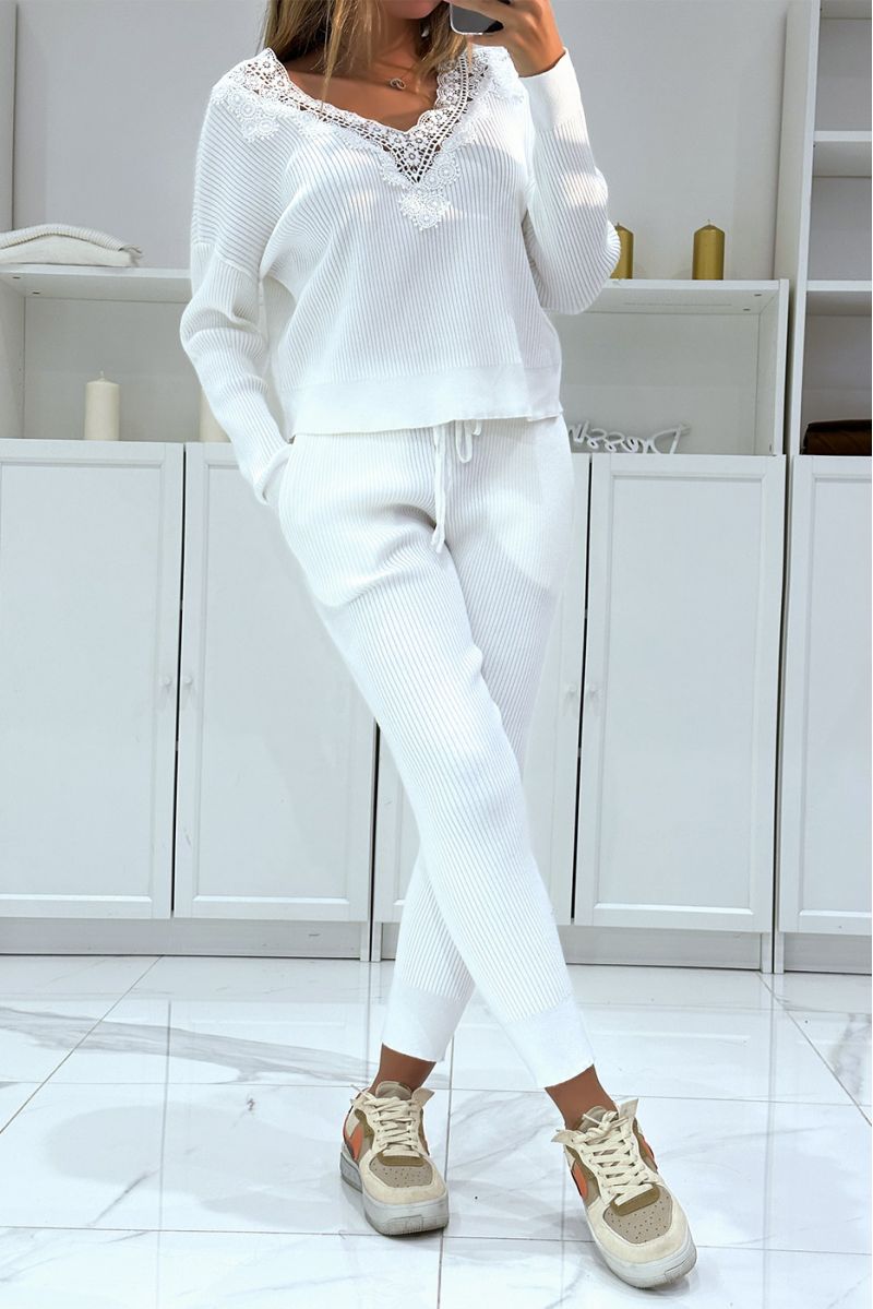 White ribbed fine knit plunging neck lace top and pants set - 4