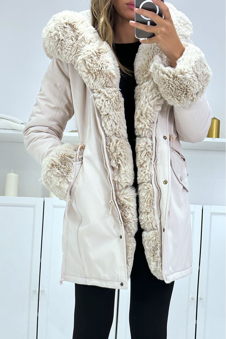 Beige parka met verstelbaar koord met grote capuchon en bont, Russische stijl - 1