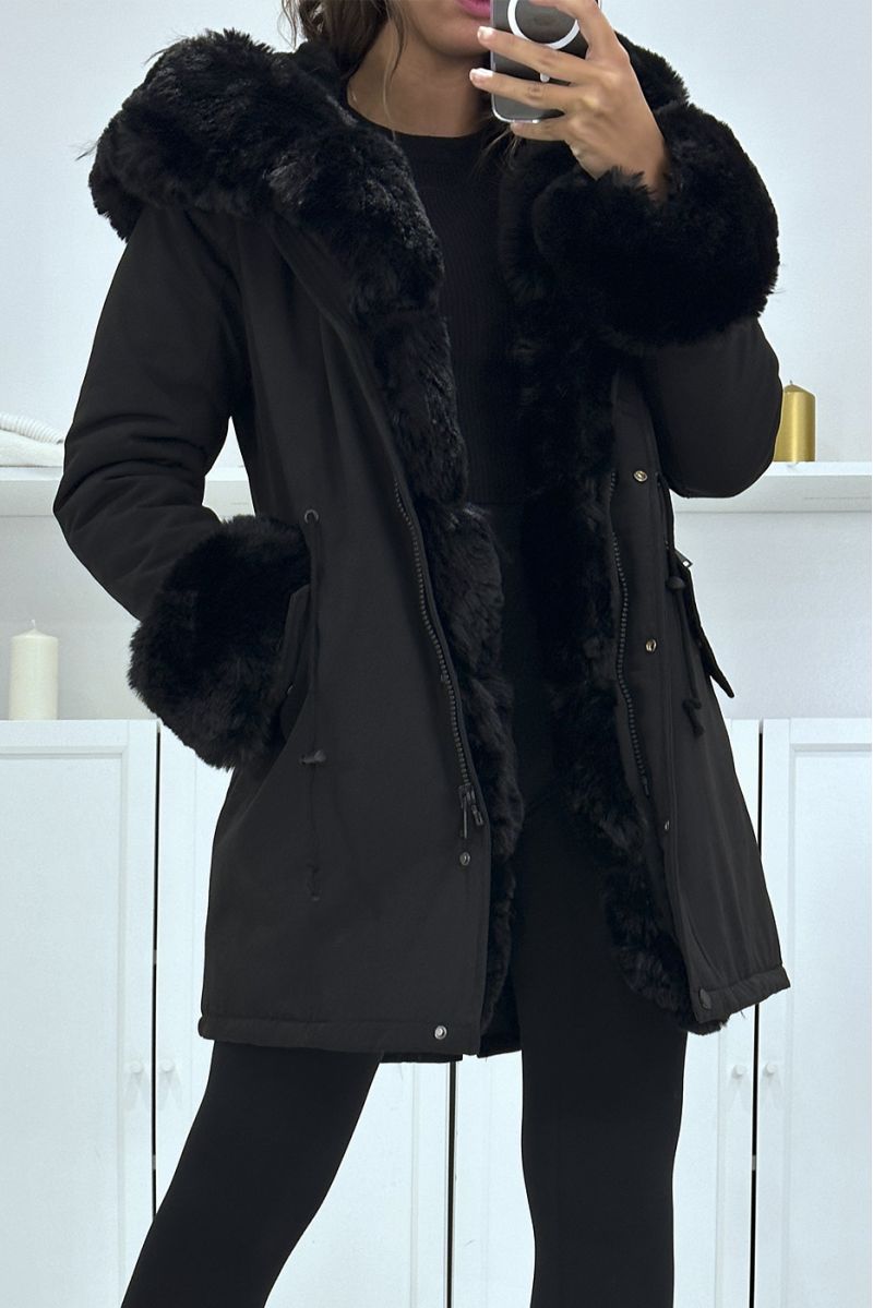Parka noir à cordon réglable avec grosse capuche et fourrure, style russe - 1