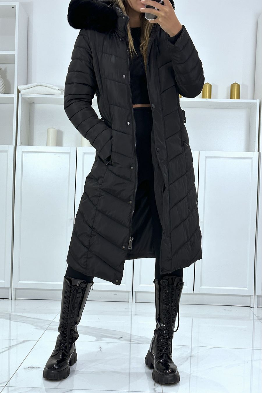 Long black quilted down jacket with big fur hood and elastic waistband - 2