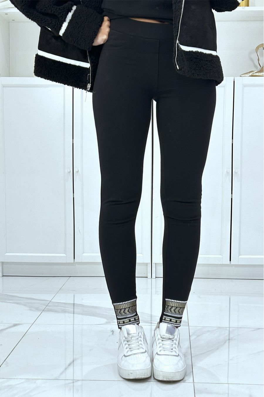 Black slim pants with fake pockets and Aztec pattern on the feet - 2