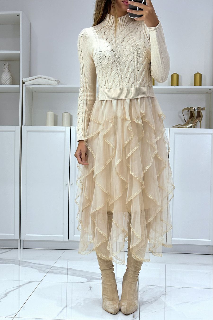 Robe pull beige col haut à fine maille, volant et dentelle, robe de fête - 1