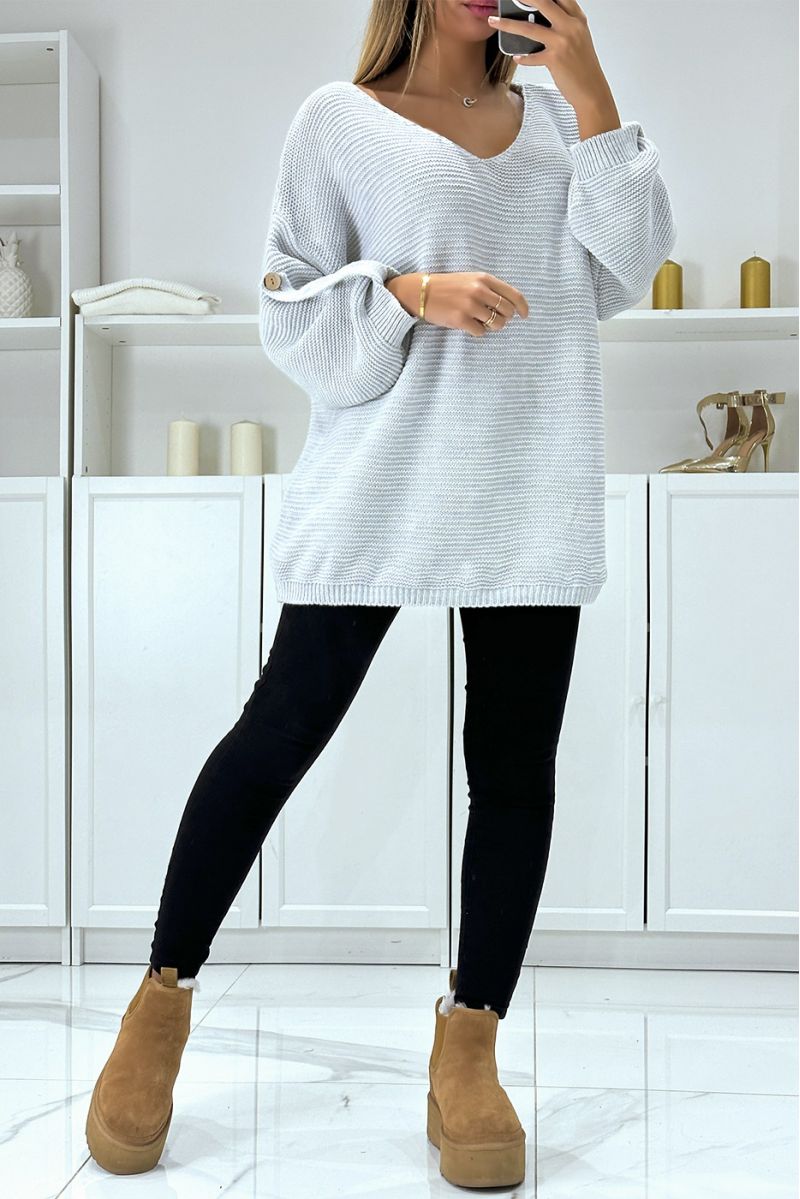 Oversized gray sweater with puff sleeves and V-neck - 2
