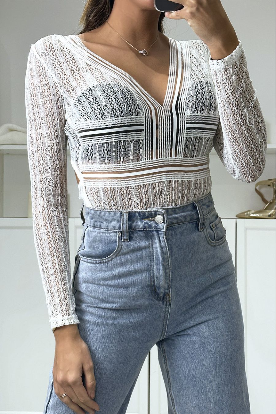 Witte kanten bodysuit met V-hals en opening aan de achterkant - 1