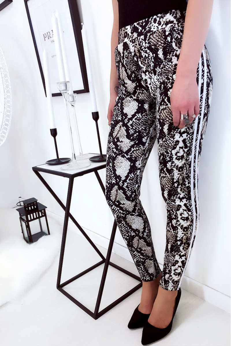 Pantalon cigarette molletonné motif python avec poche et bande blanc - 1