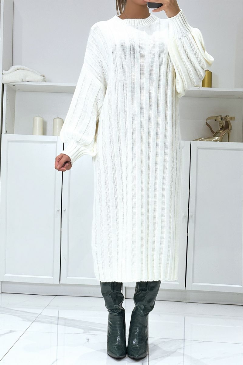 Longue robe pull blanche over size manche ballon  - 1