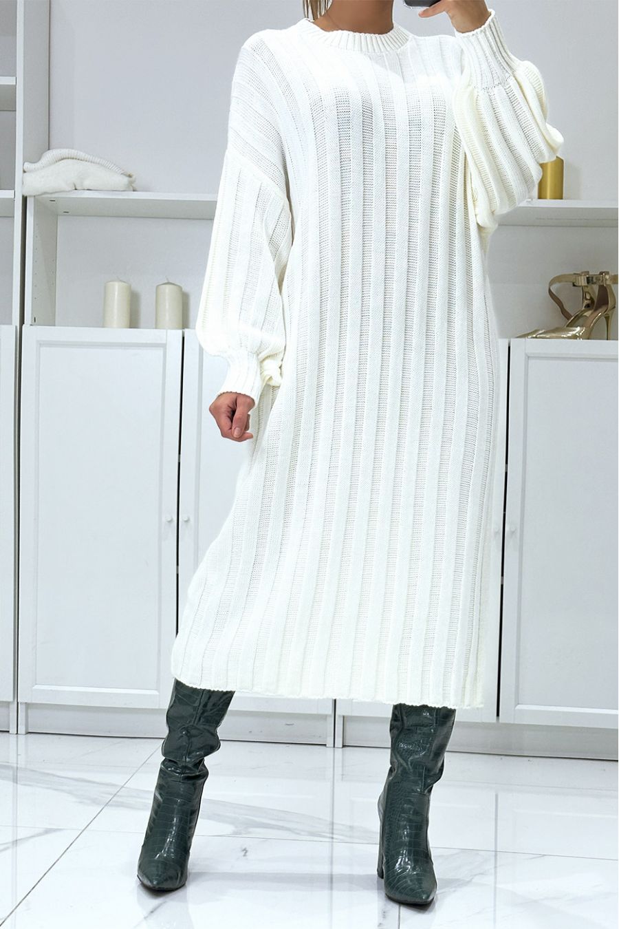 Long oversized white jumper dress with balloon sleeves - 2