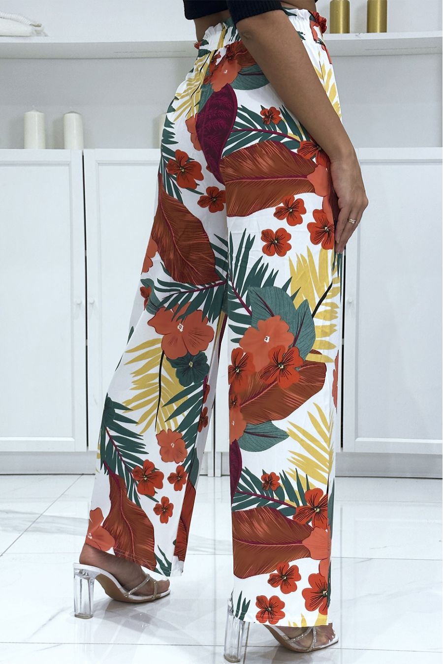 Palazzo broek met mooi rood en wit blad- en bloemenpatroon - 1