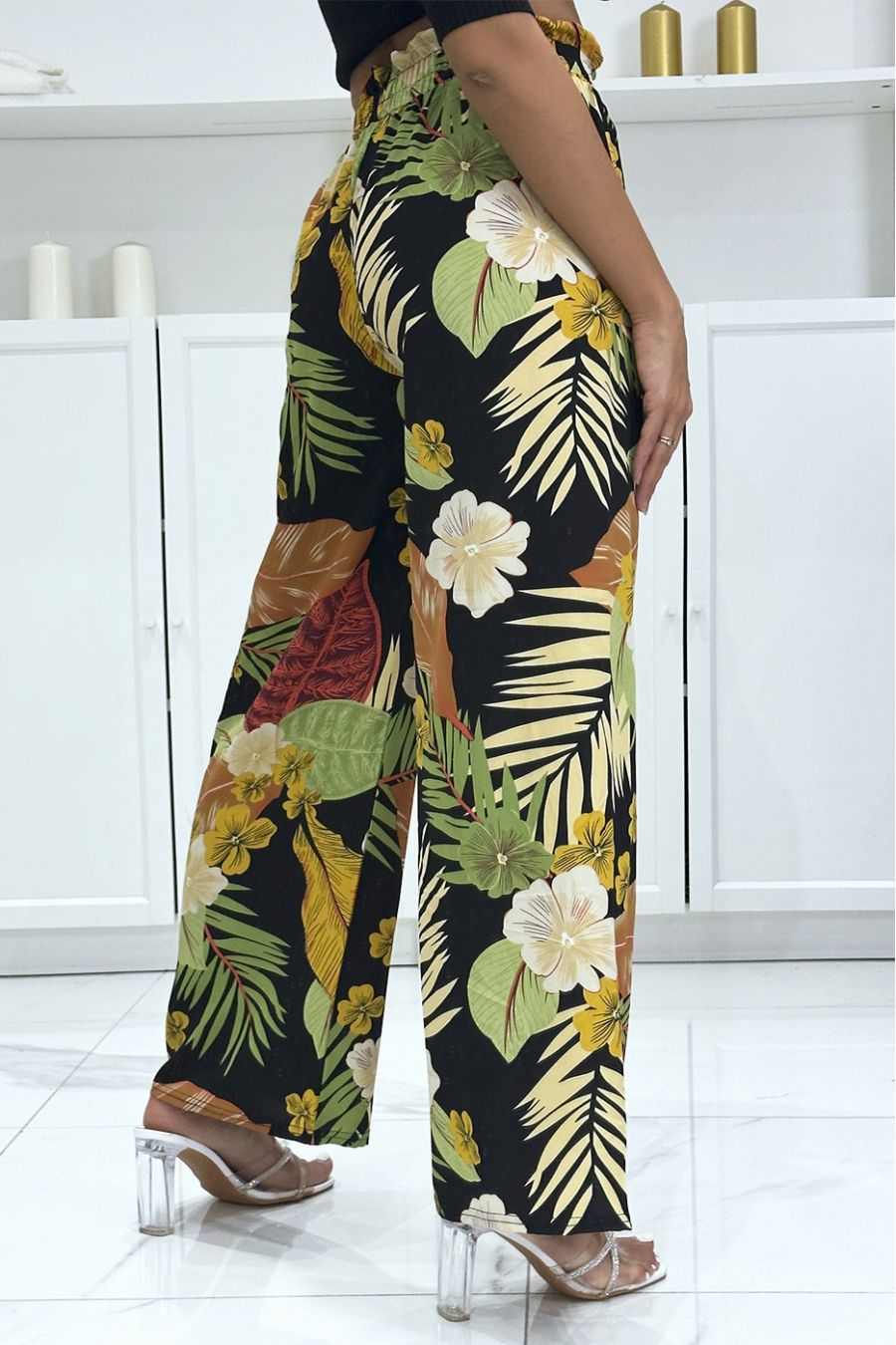 Palazzo pants with pretty red and black leaf and flower pattern - 1