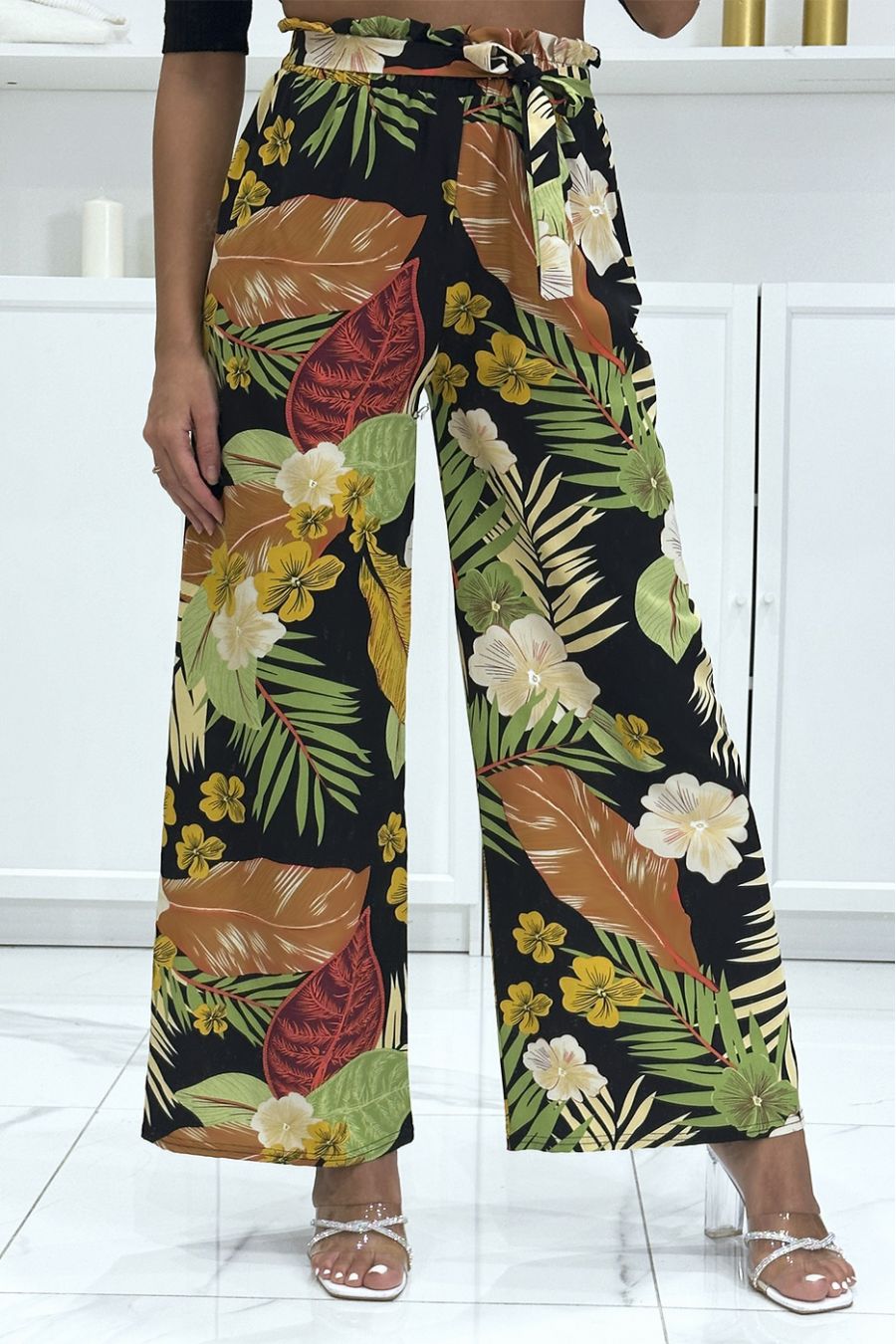 Pantalon palazzo avec joli motif feuilles et fleurs rouge et noir - 2