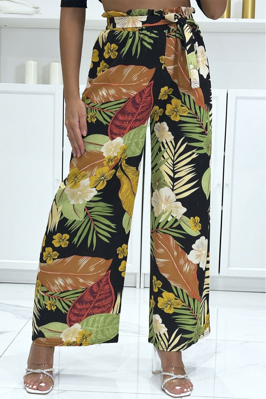 Pantalon palazzo avec joli motif feuilles et fleurs rouge et noir - 3
