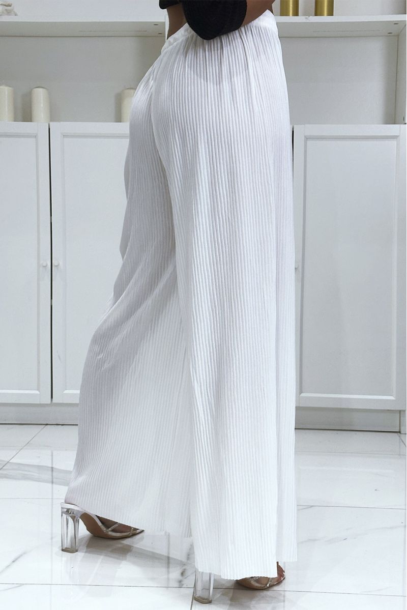 Trendy white pleated palazzo pants - 1