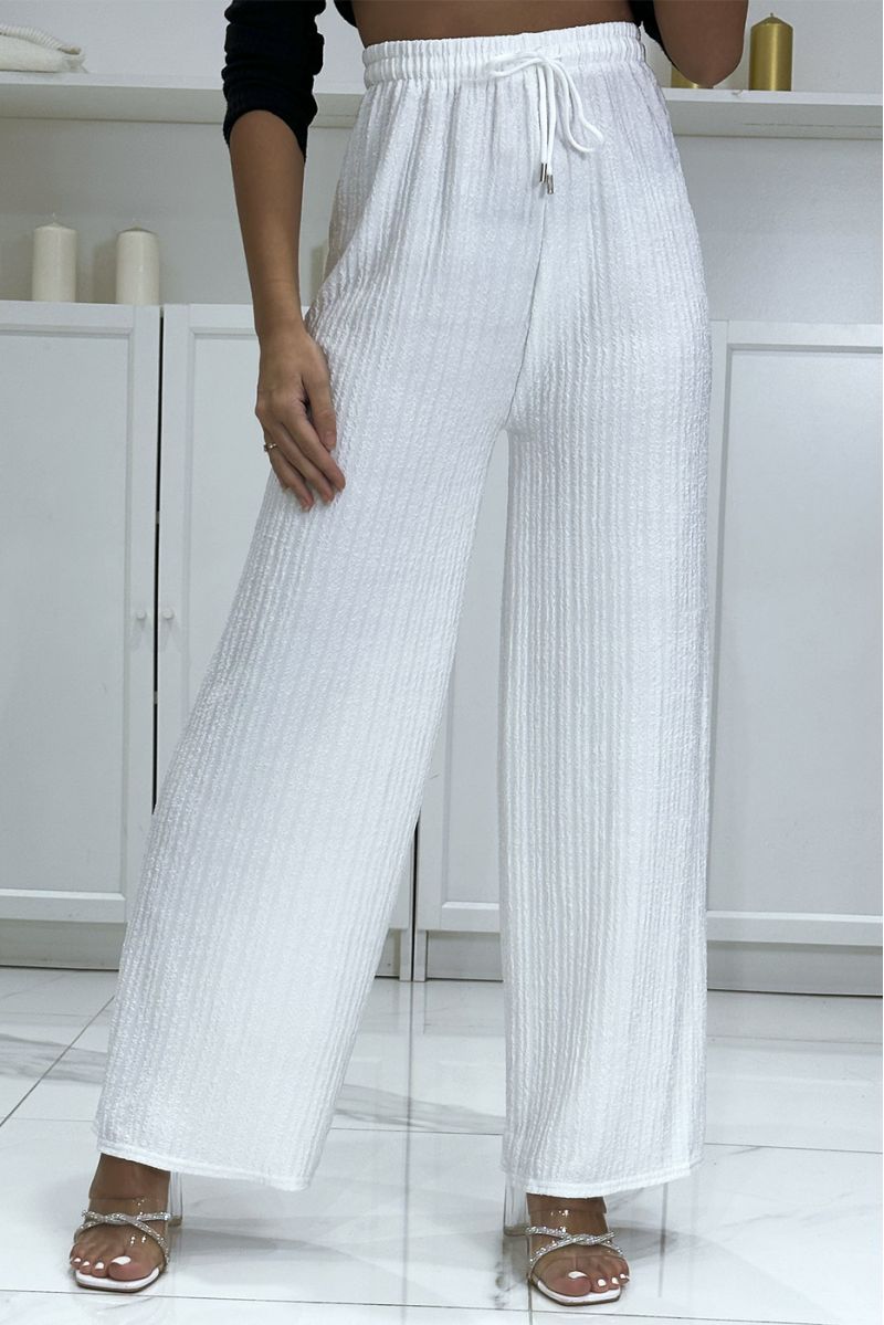 Trendy and chic white palazzo pants - 3