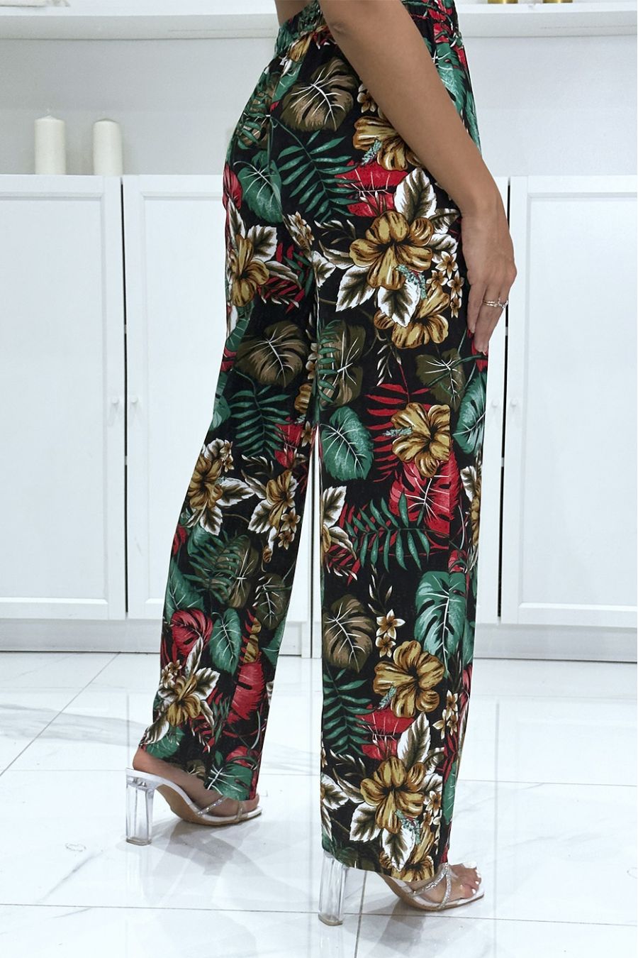 Pantalon palazzo noir en coton motif feuilles  - 1