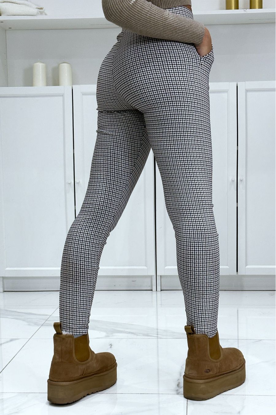 Black check pattern slim pants with pockets - 1