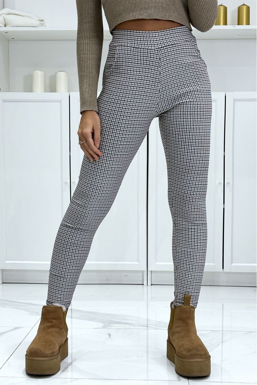 Black check pattern slim pants with pockets - 3