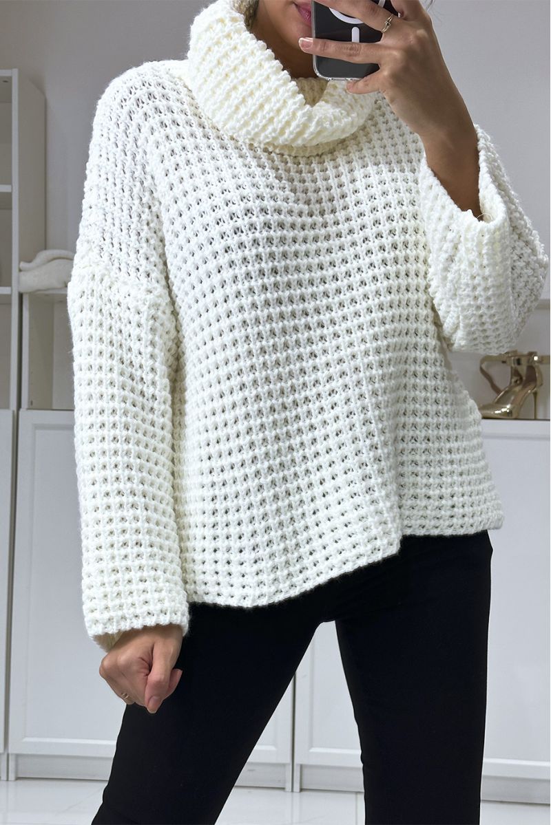 White chunky knit sweater with falling turtleneck - 4
