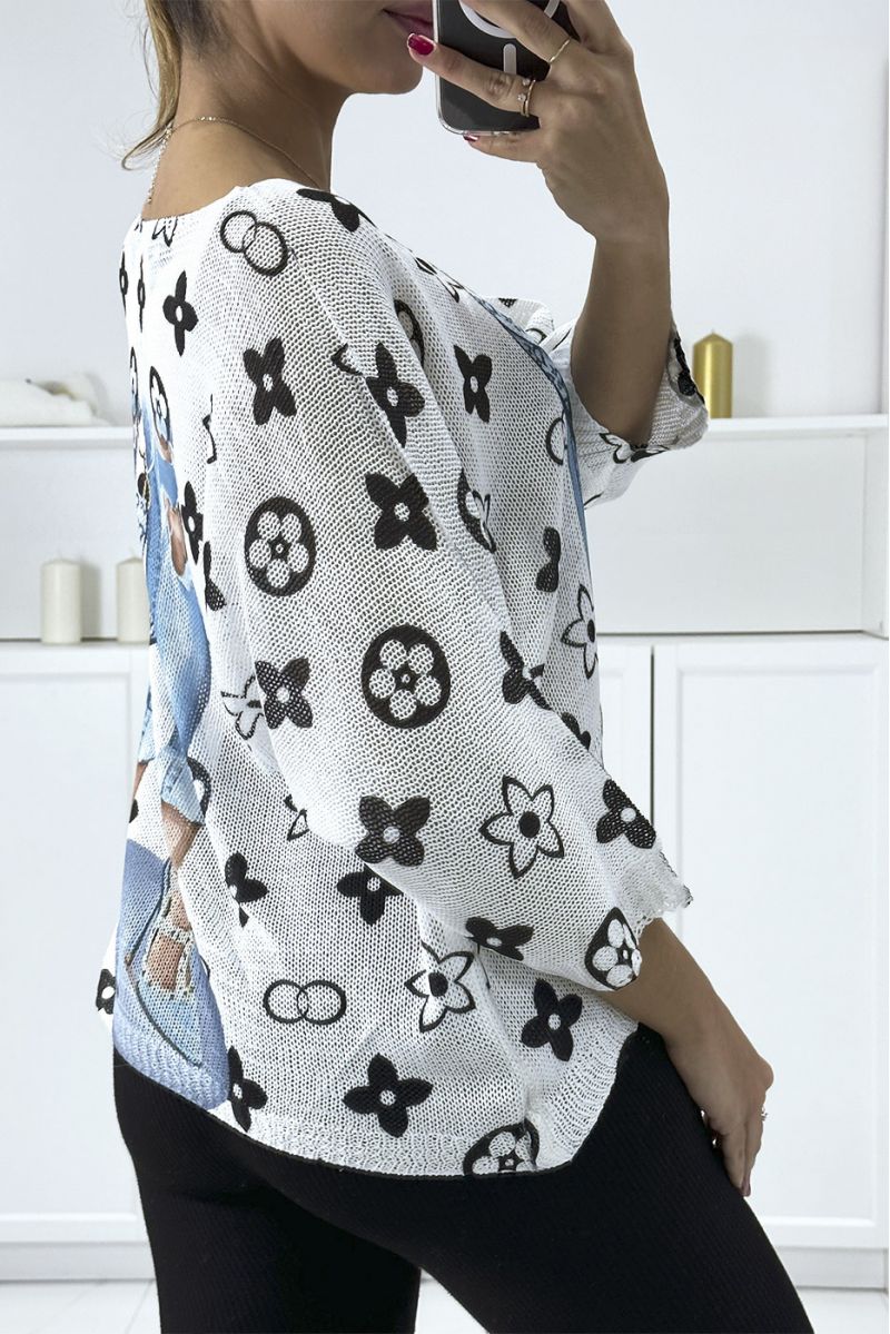 Light oversized white boat neck sweater with pretty brand-inspired pattern - 3