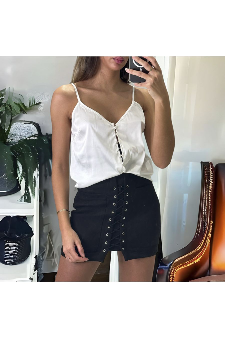 Witte satijnen tanktop met knopen - 2