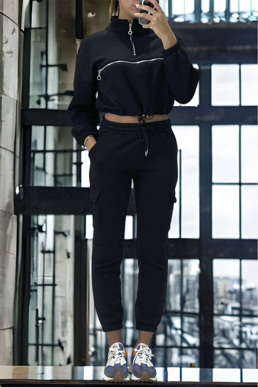 Very thick black jogging and sweatshirt set with front closure - 2