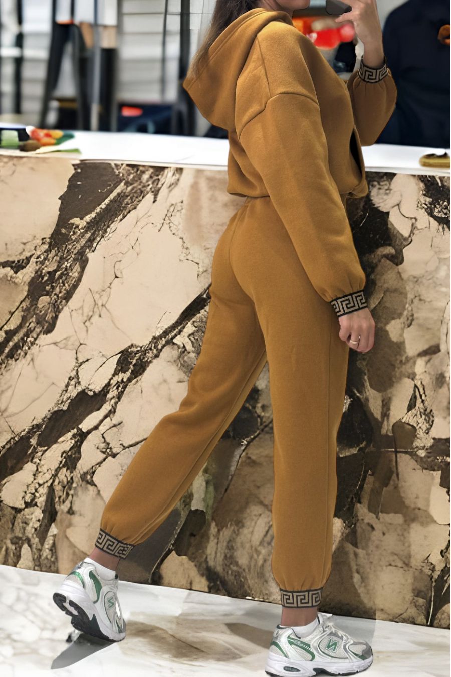 Zeer dikke camelkleurige jogging- en sweatshirtset met geïnspireerde band - 3