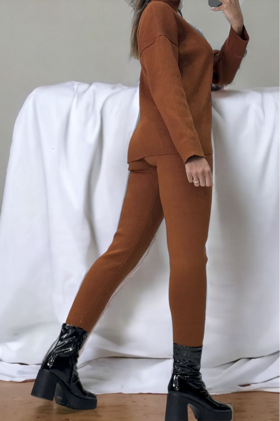 Cognac oversized turtleneck sweater and stretch rib knit jeggings set - 4