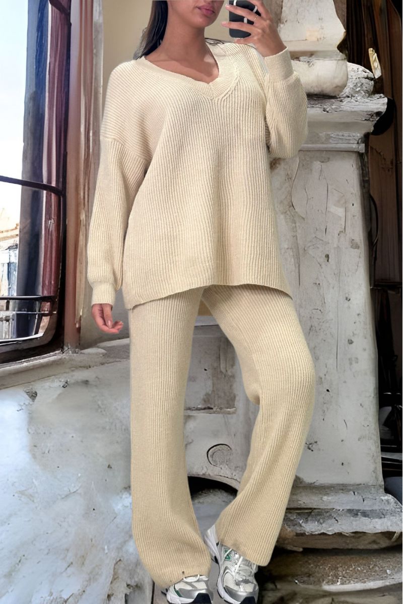 Ensemble beige pull col V et pantalon palazzo en maille épais extensible  - 2