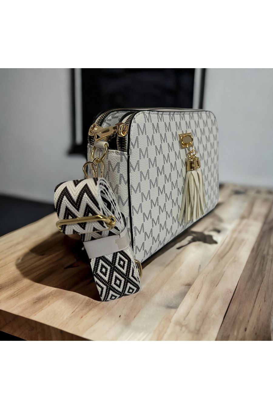 InWWi white handbag with 3 closures - 2