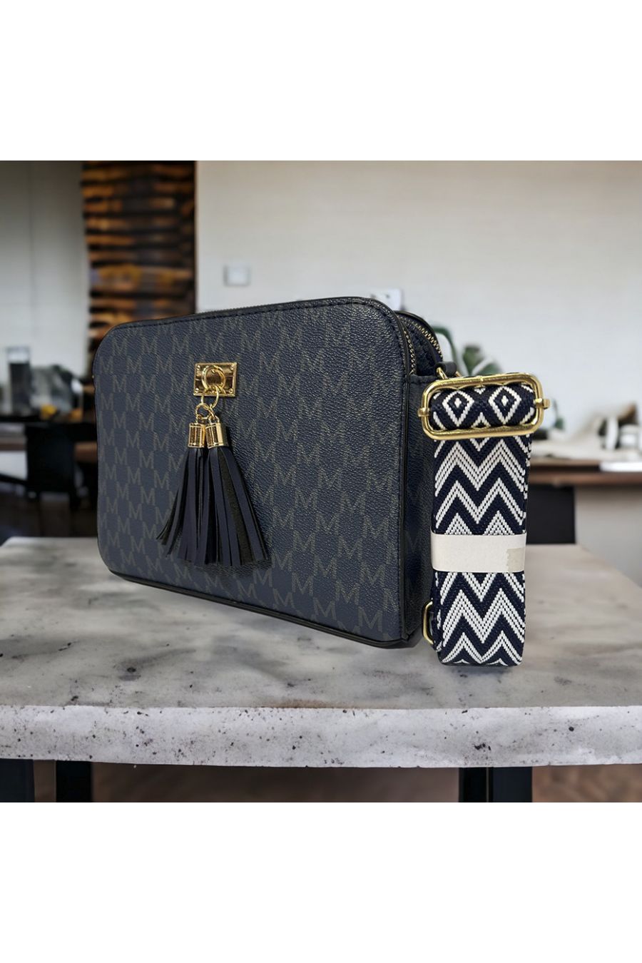 Navy-inspired handbag with 3 closures - 2