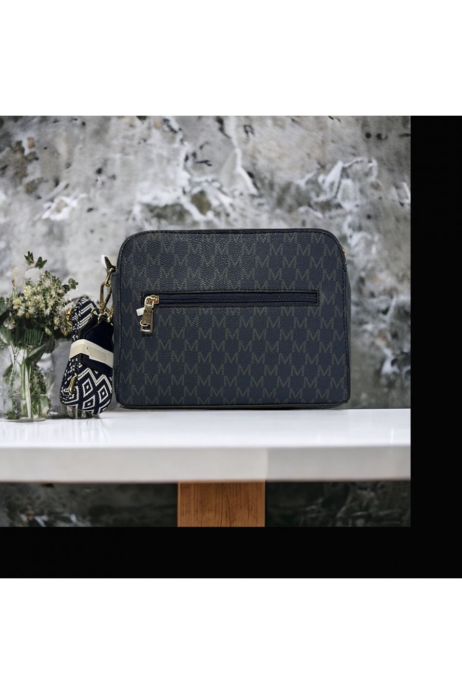 Navy-inspired handbag with 3 closures - 4