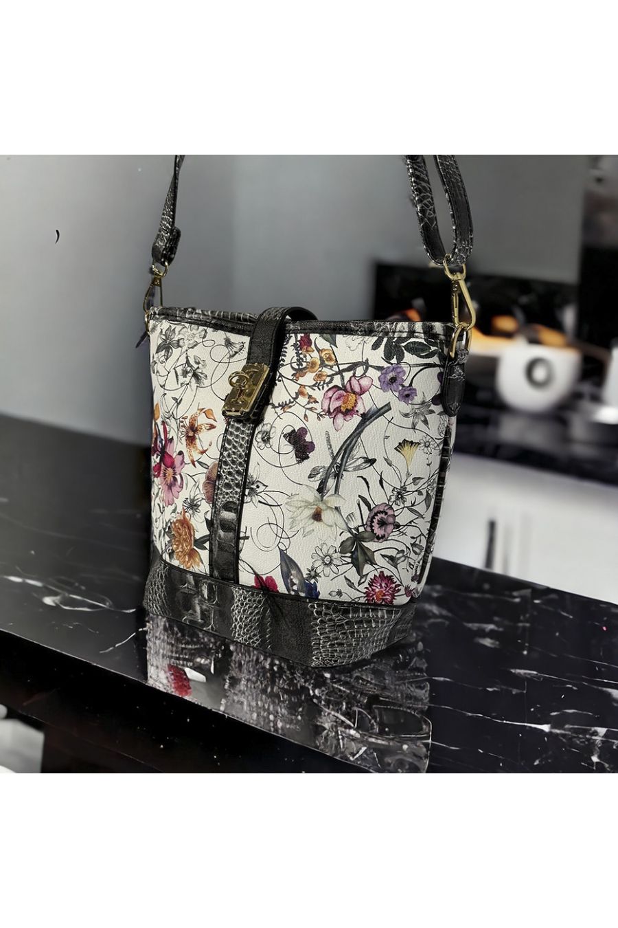 Inspirational handbag with white red floral pattern - 2