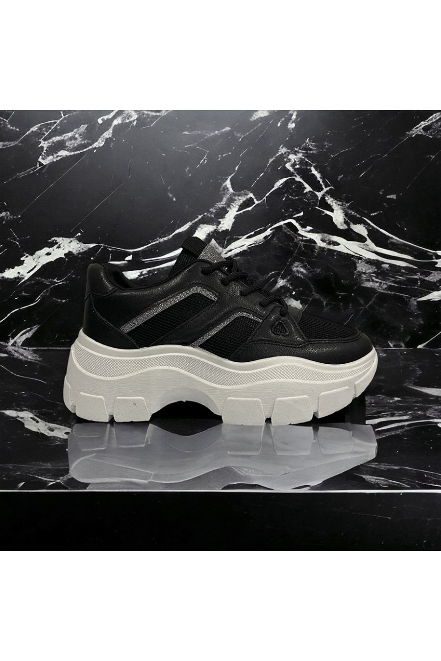 Glanzende zwarte sneaker geïnspireerd - 3