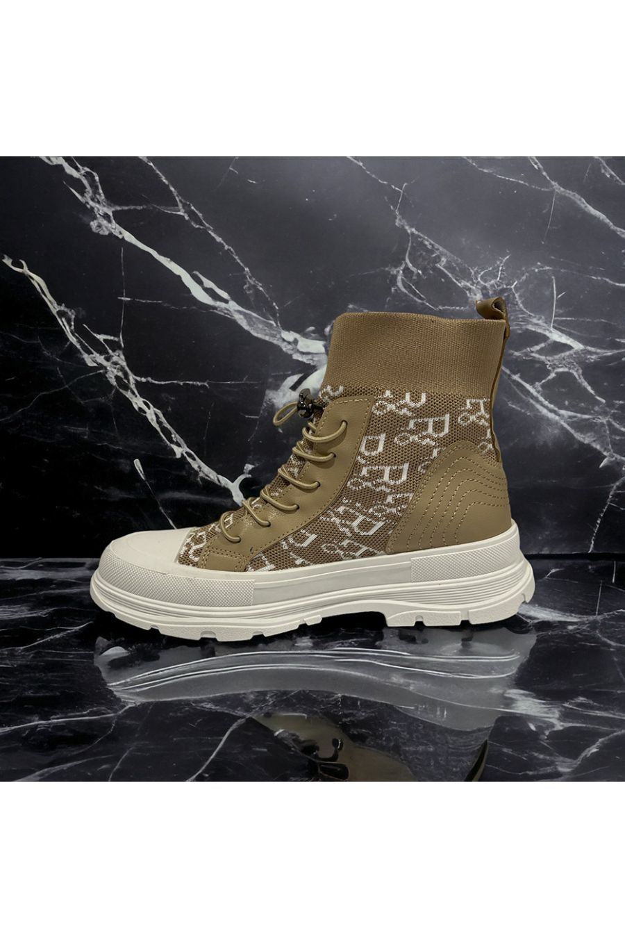 Camel-inspired sock basket - 1