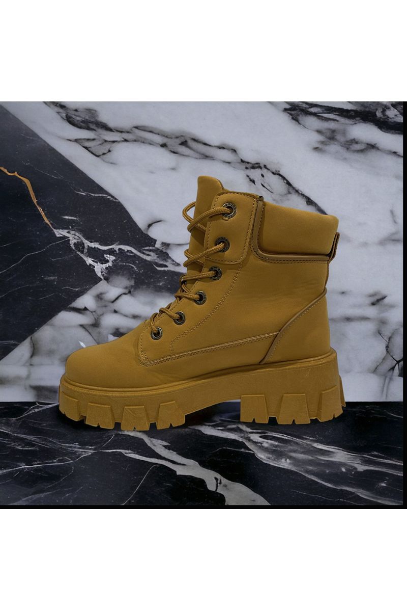 Camel inspired boot with lace - 1