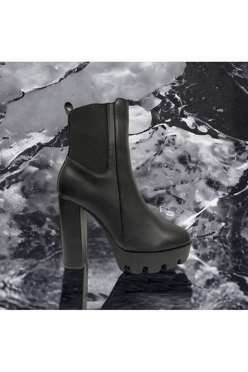 Matte black high-heel ankle boot - 2