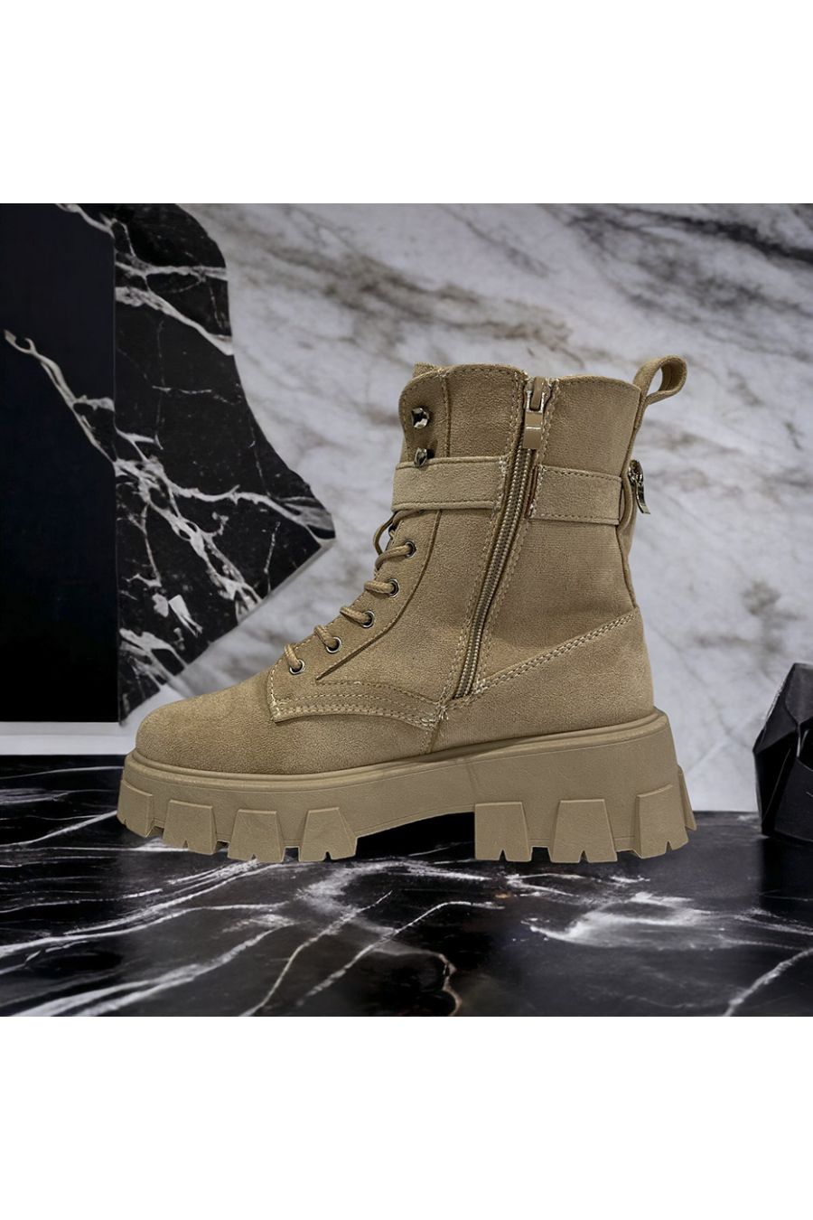 Beige suède enkellaars met zak - 1