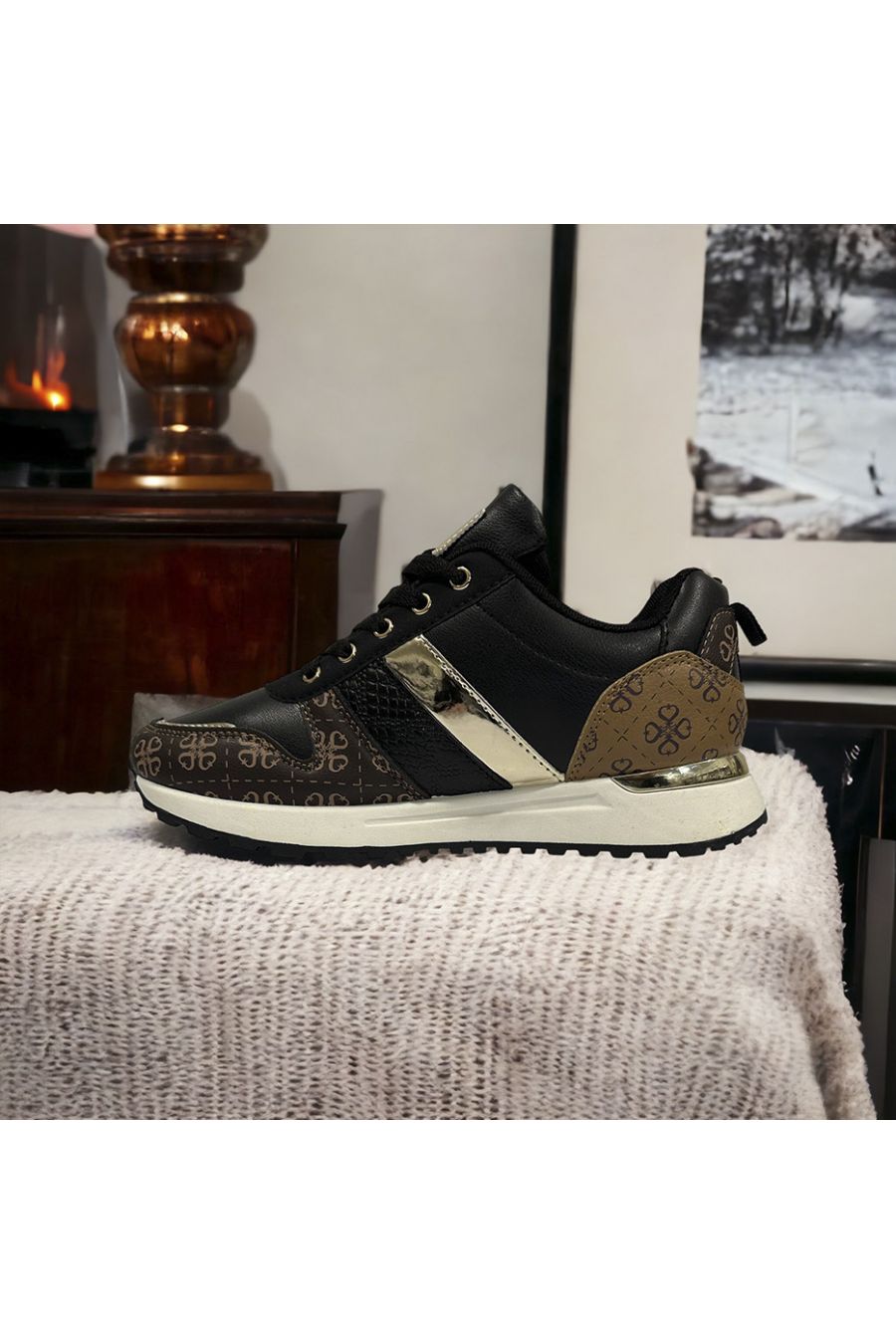 Zwarte sneaker met geïnspireerd patroon - 1