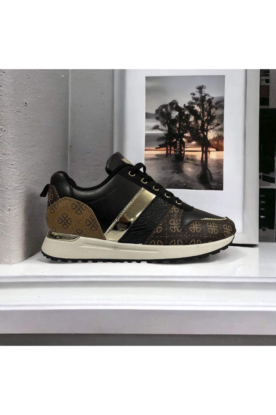 Zwarte sneaker met geïnspireerd patroon - 4