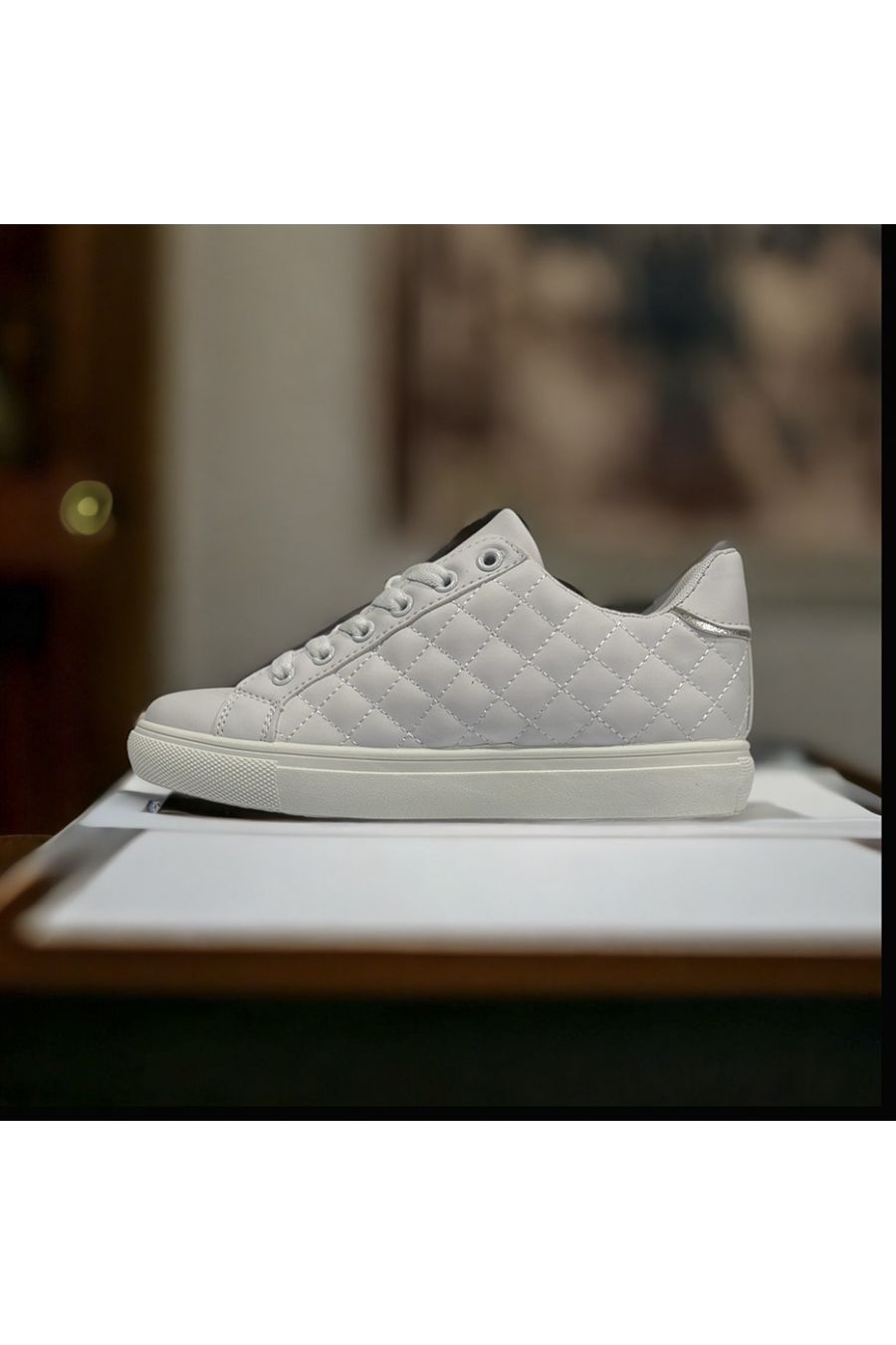 White quilted basket - 1