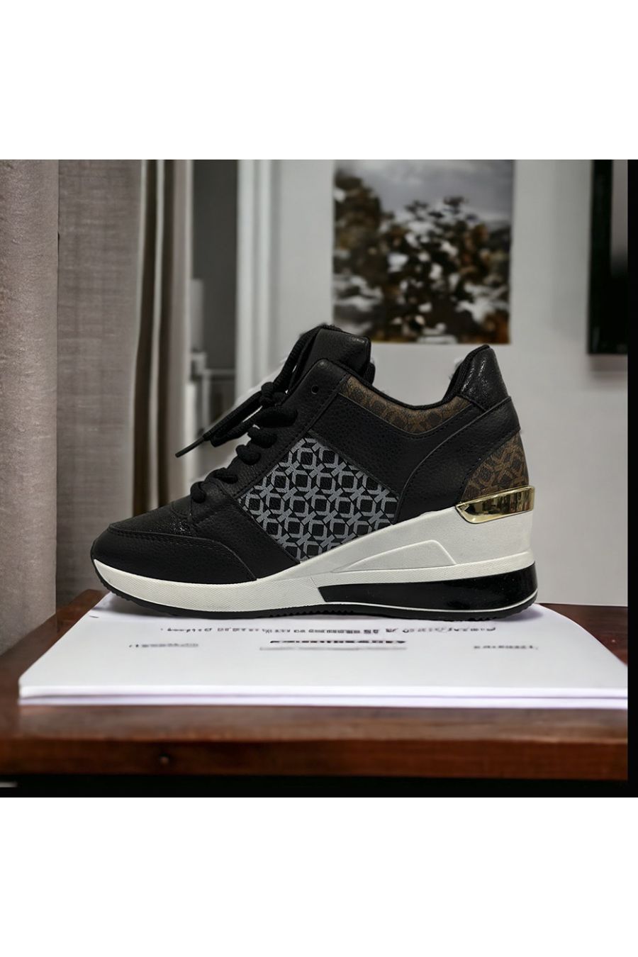 Zwart geïnspireerde wigvormige mand - 1