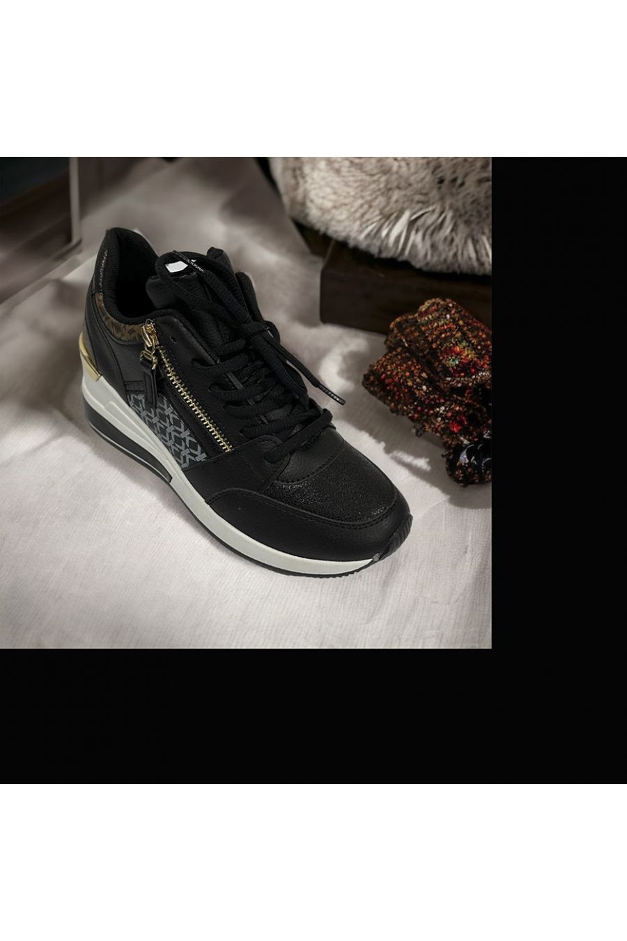 Black inspired wedge basket - 2