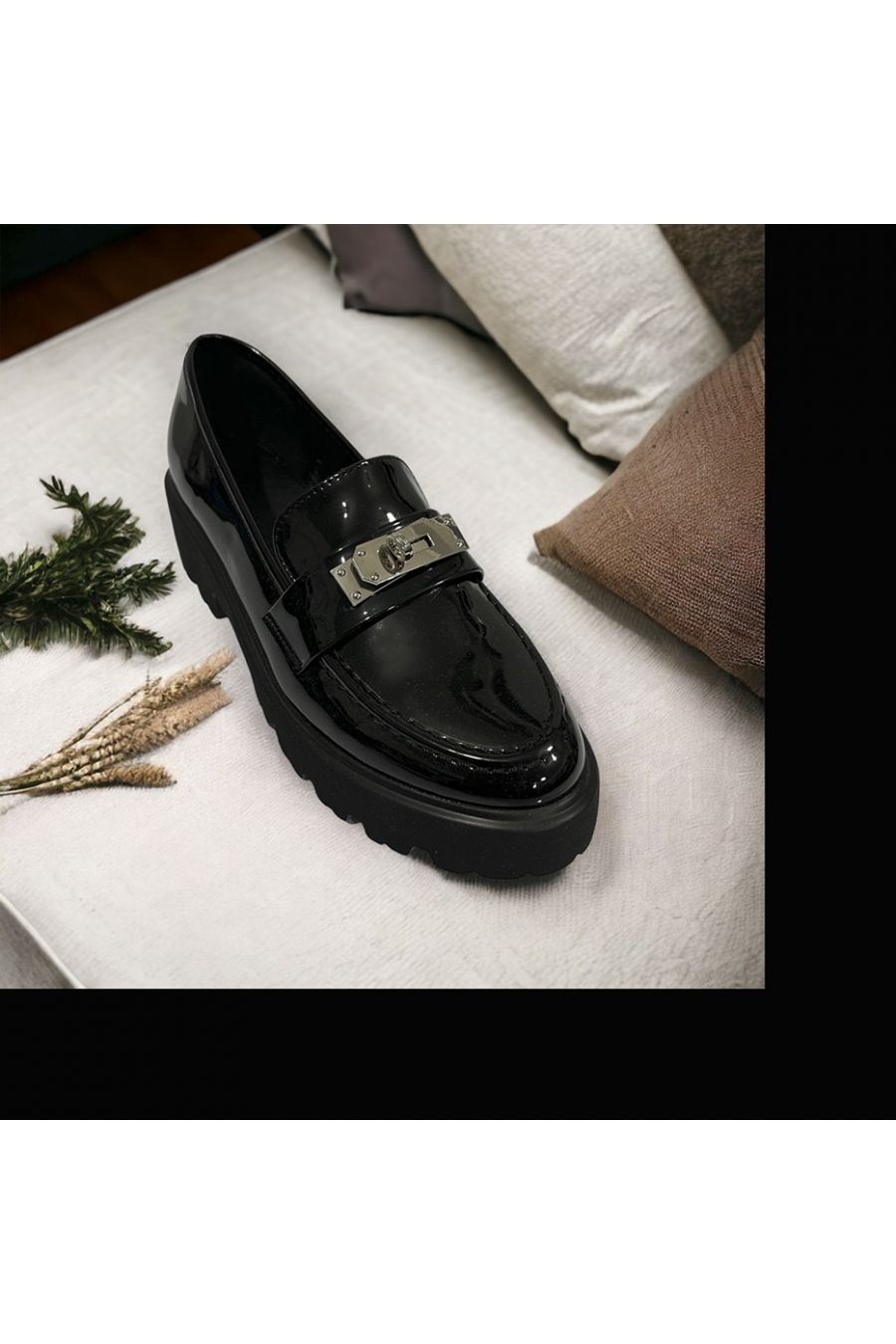 Zwart gelakte mocassin geïnspireerd - 2