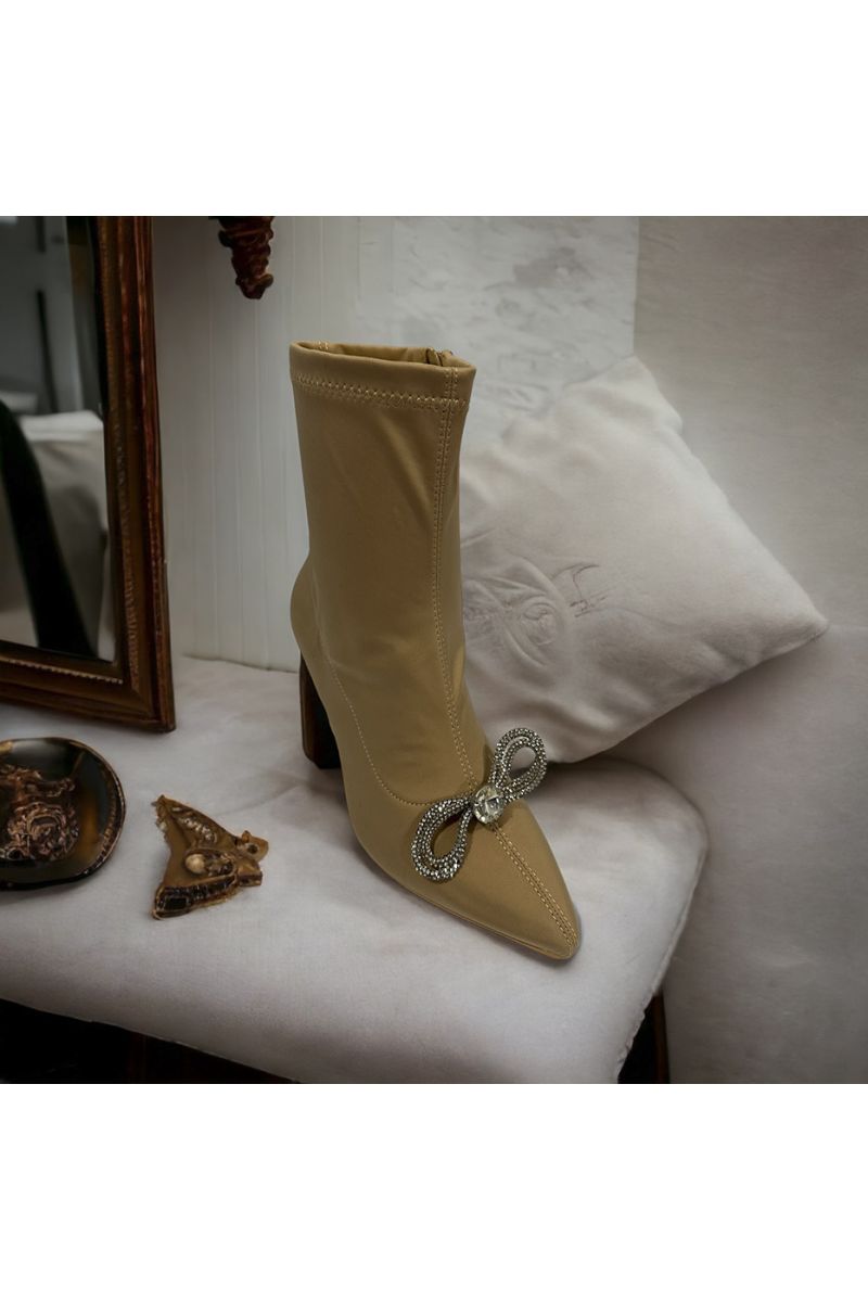 Beige enkellaarsje met strass steentjes - 2