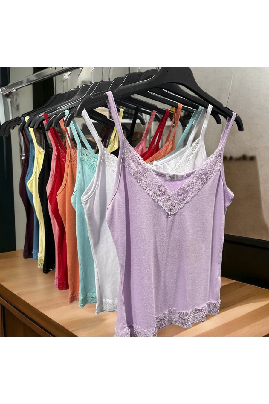 Lot van 10 tanktops in tien verschillende kleuren - 2